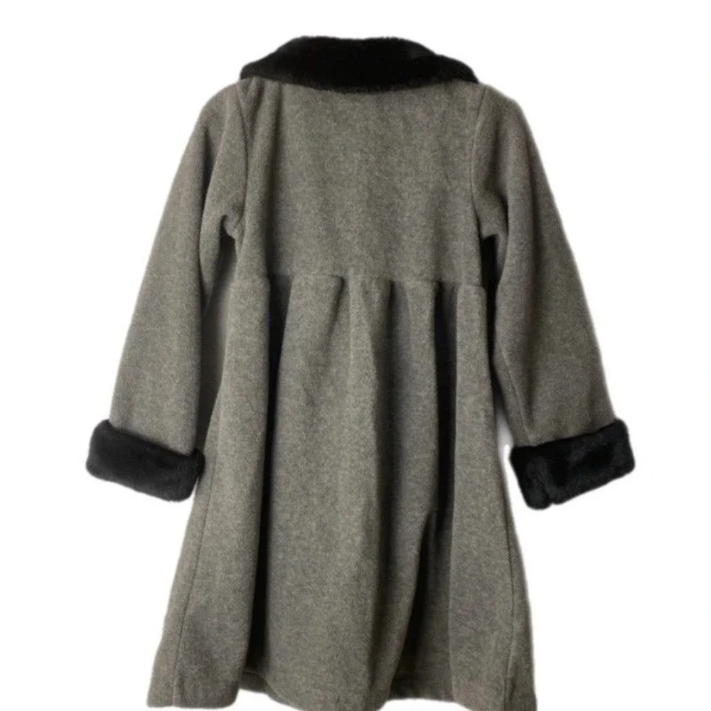 Pete's Partner Fleece Coat Kids 5/5 Gray Faux Fur Collar Rosette Trim Dress Coat